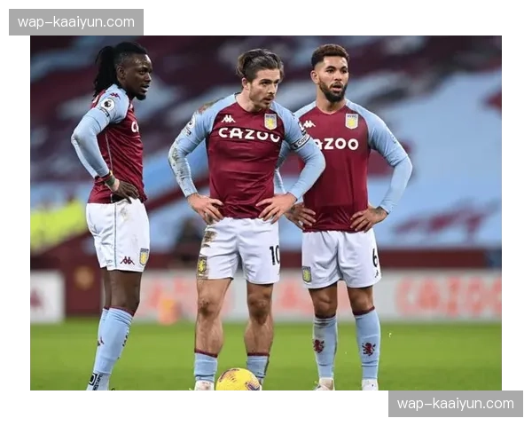 战术复盘：埃弗顿半场变阵三后卫 逼平利兹联抢回关键一分